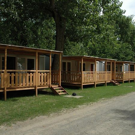 קאסטיגליונה דל לאגו Camping Listro מראה חיצוני תמונה